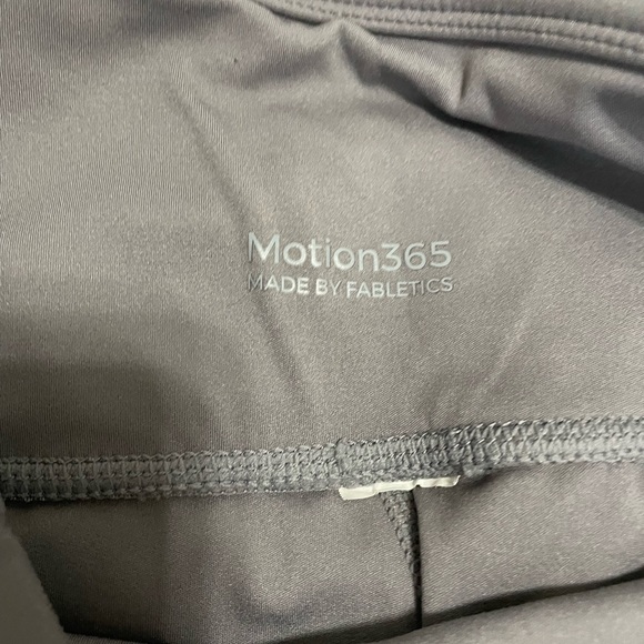 Fabletics Motion 365 Leggings - Picture 2 of 3